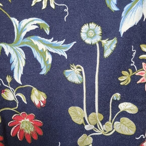 Anne Taylor Petite Factory Floral Cropped pants size 2P - Picture 11 of 12